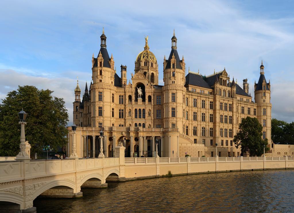 Hotel Pension Schwerin-Haus Schreiber Schwerin  Exterior photo