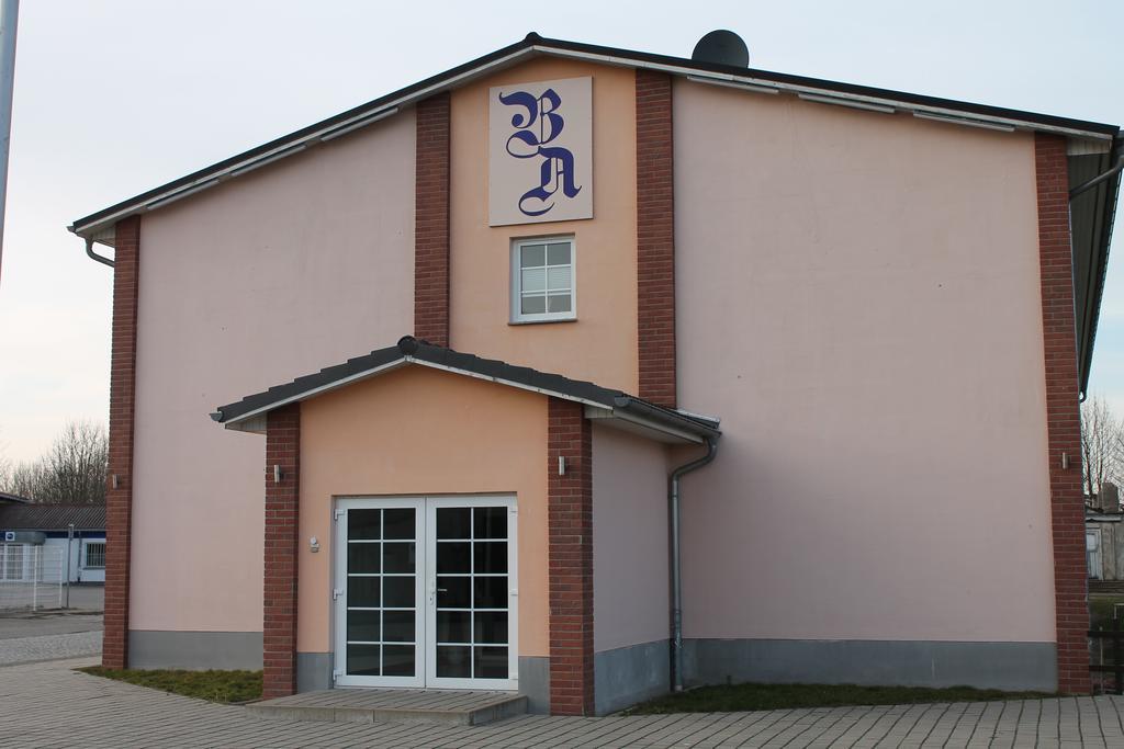 Hotel Pension Schwerin-Haus Schreiber Schwerin  Exterior photo